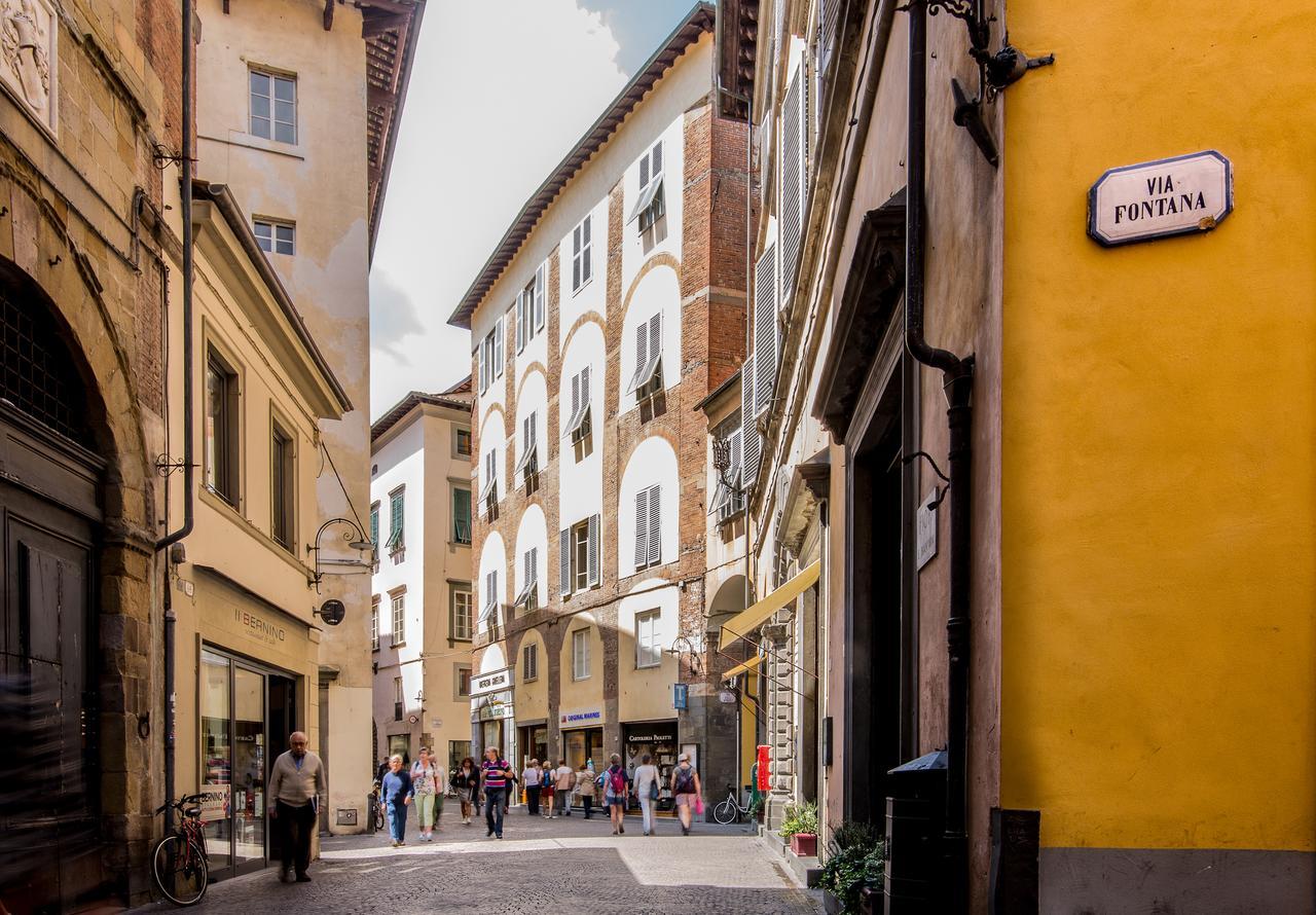 B&B Residenza Di Via Fontana Lucca Exterior foto