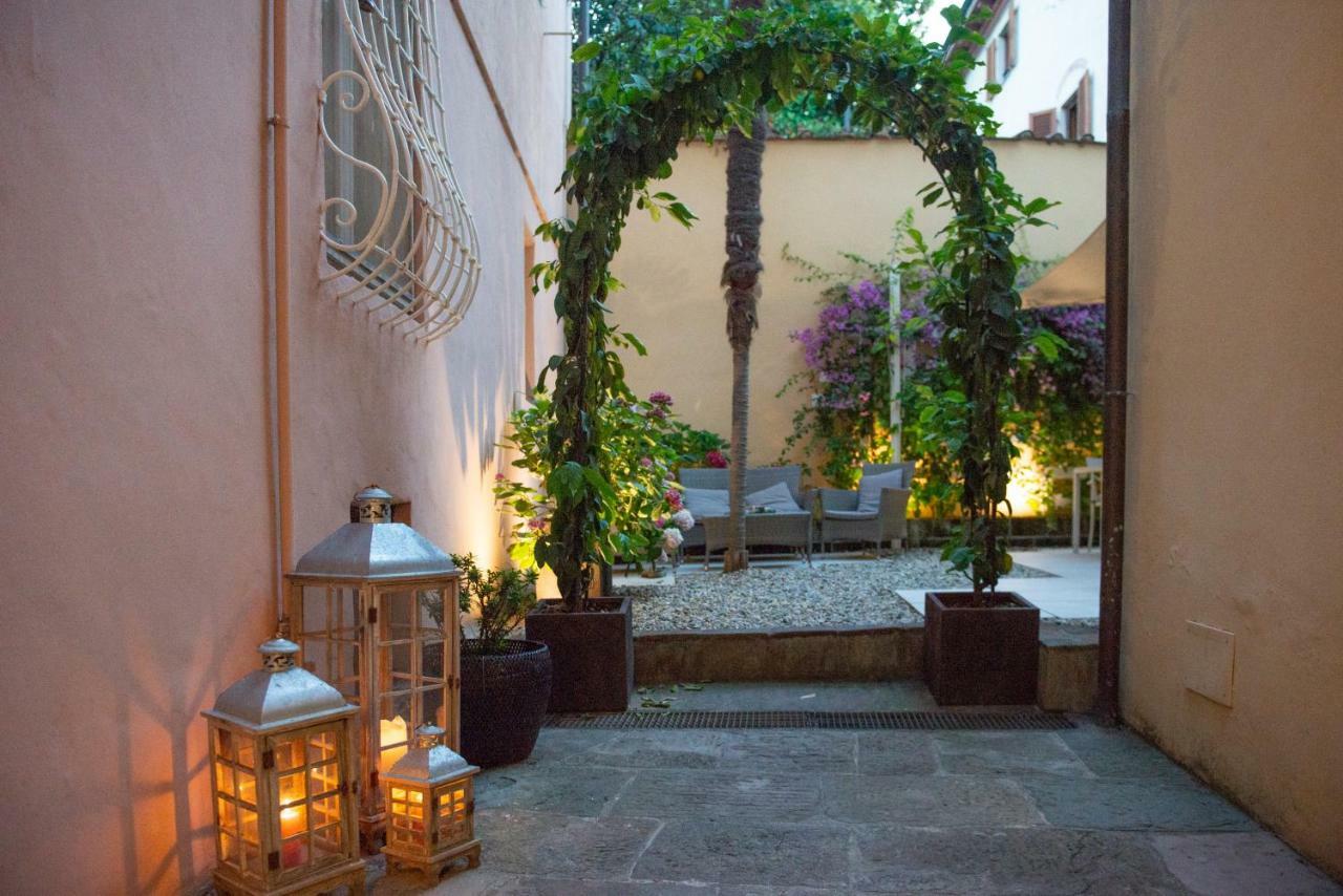 B&B Residenza Di Via Fontana Lucca Exterior foto