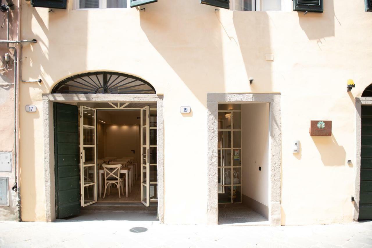 B&B Residenza Di Via Fontana Lucca Exterior foto